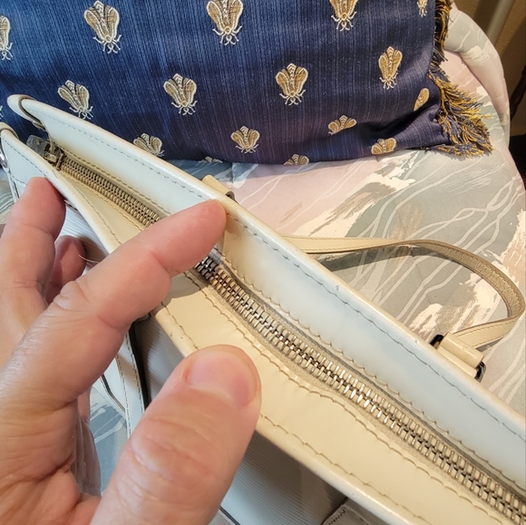 Louis Vuitton Ivory Epi Madeline Leather Handbag PM - Picture 8 of 12